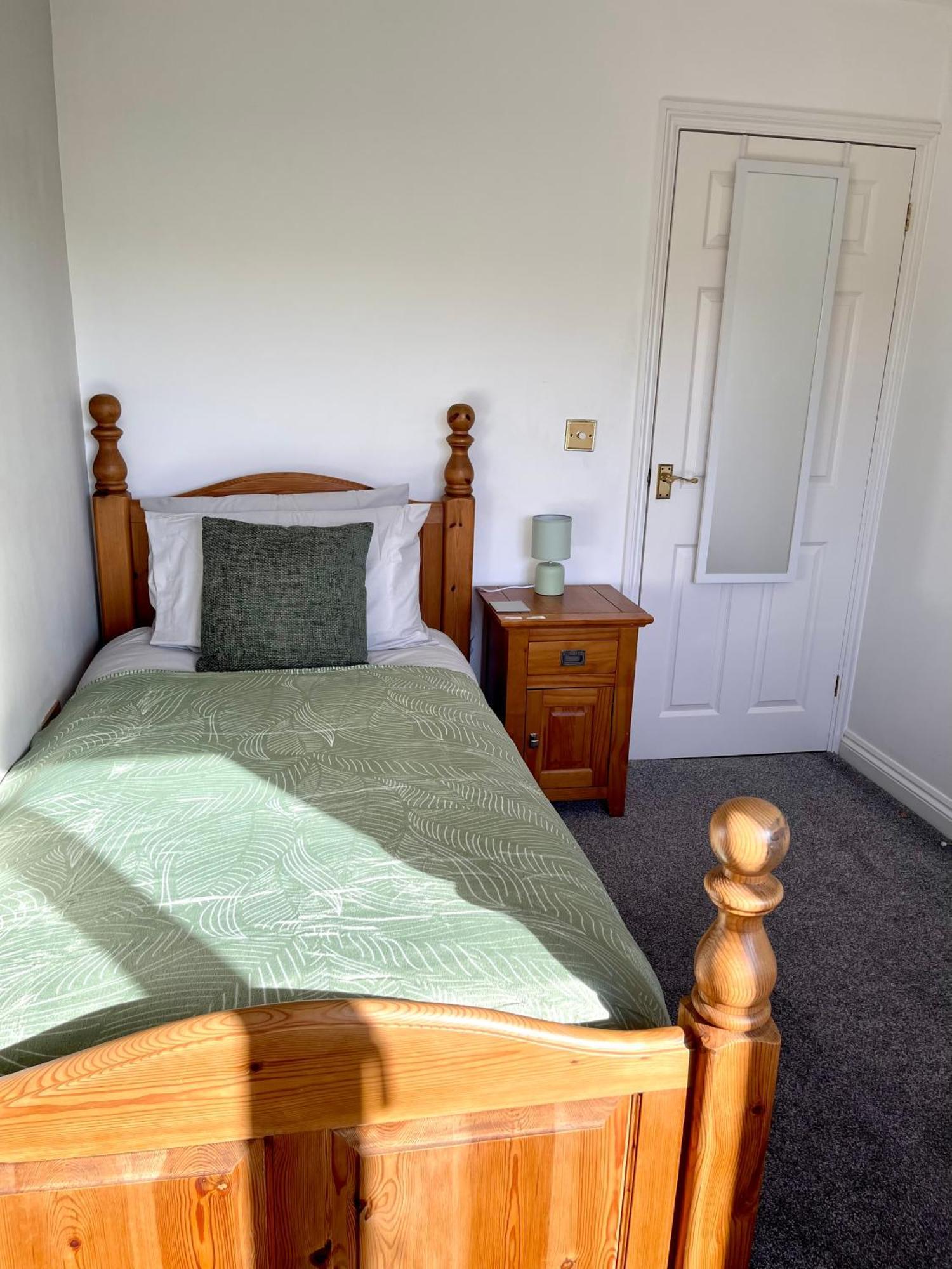 Large 5 Bed Detached House Near Stansted Airport With Parking For 2 Vehicles! Stansted Stays Stansted Mountfitchet Exteriér fotografie