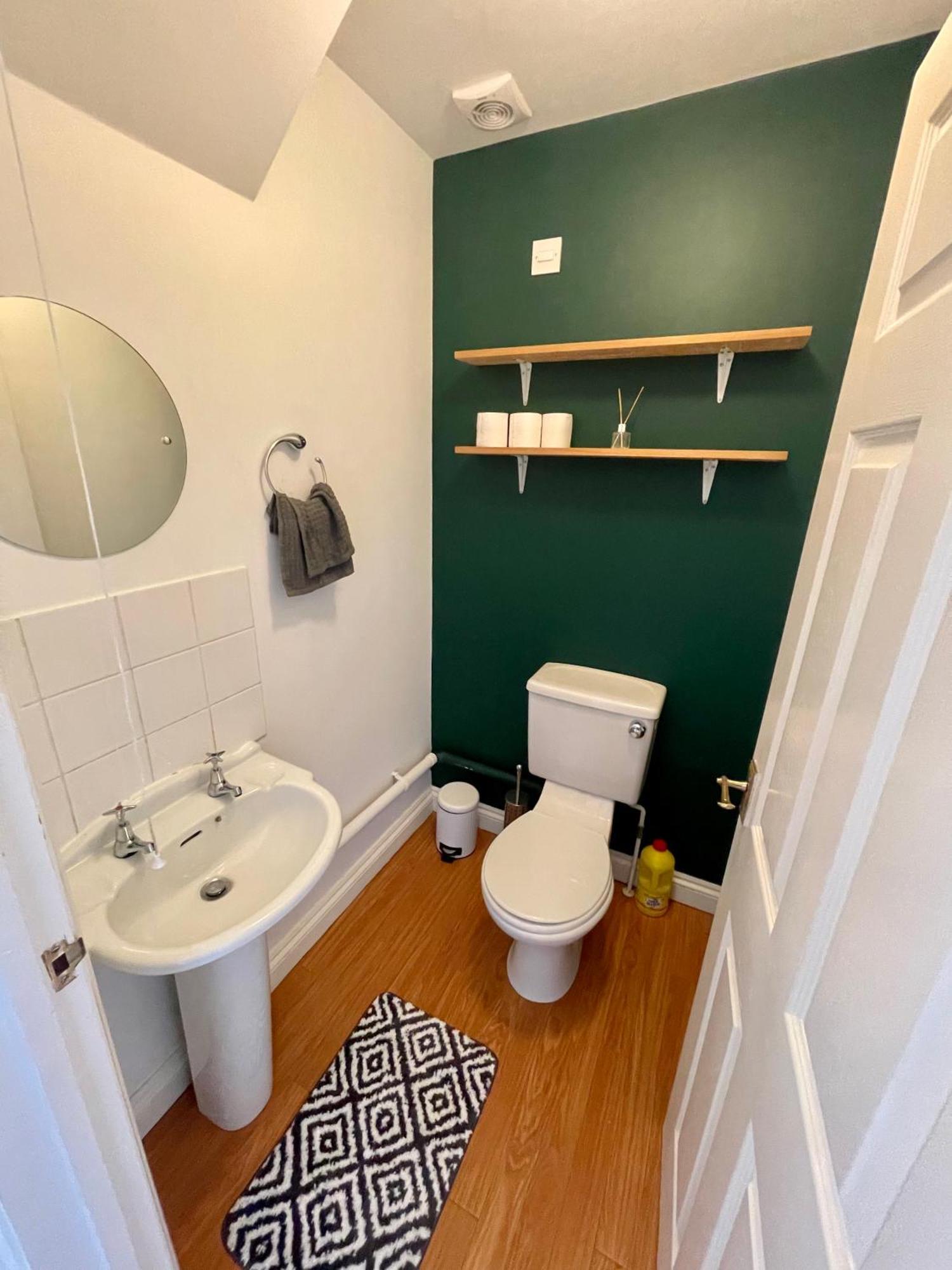 Large 5 Bed Detached House Near Stansted Airport With Parking For 2 Vehicles! Stansted Stays Stansted Mountfitchet Exteriér fotografie