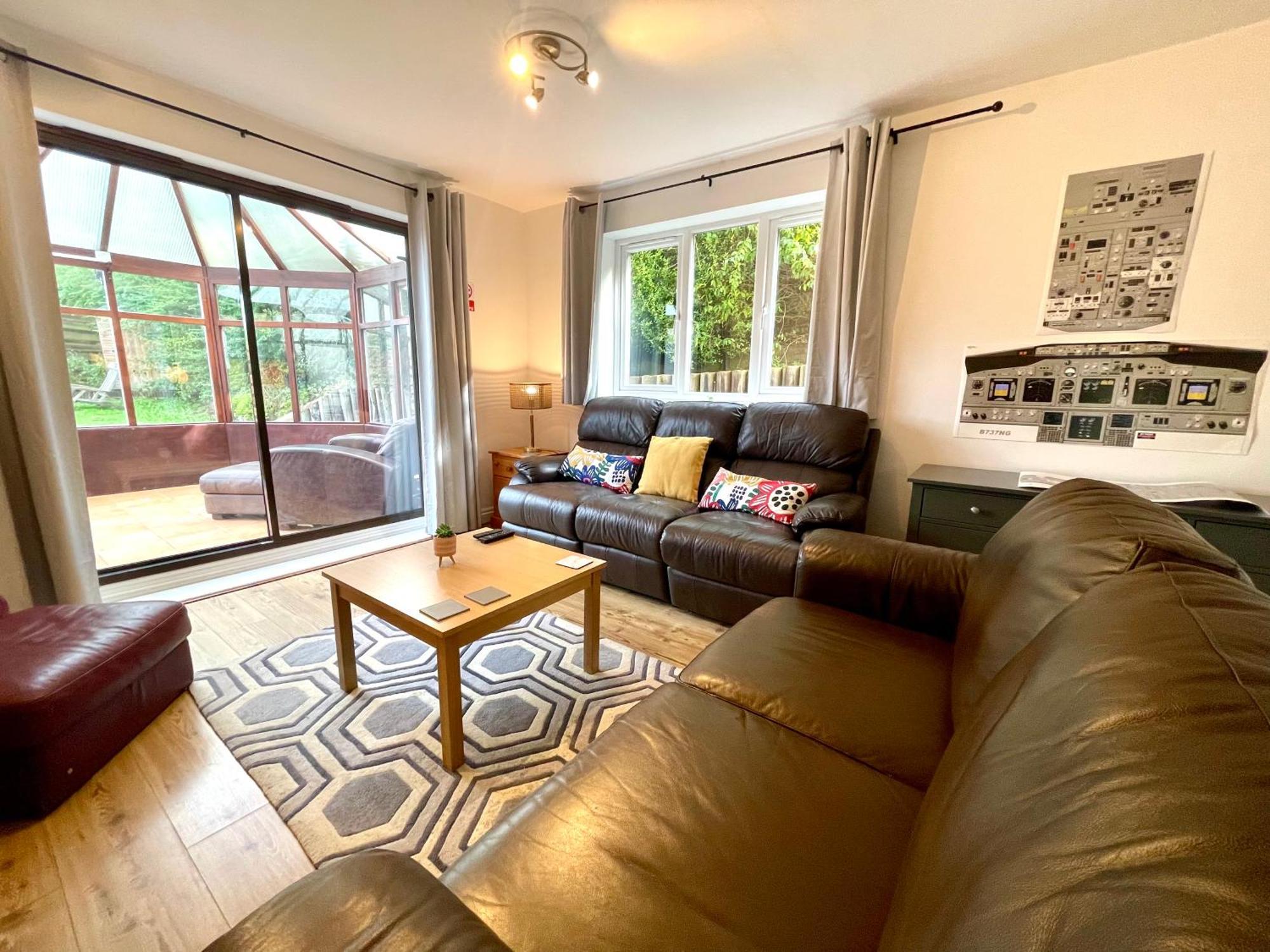 Large 5 Bed Detached House Near Stansted Airport With Parking For 2 Vehicles! Stansted Stays Stansted Mountfitchet Exteriér fotografie