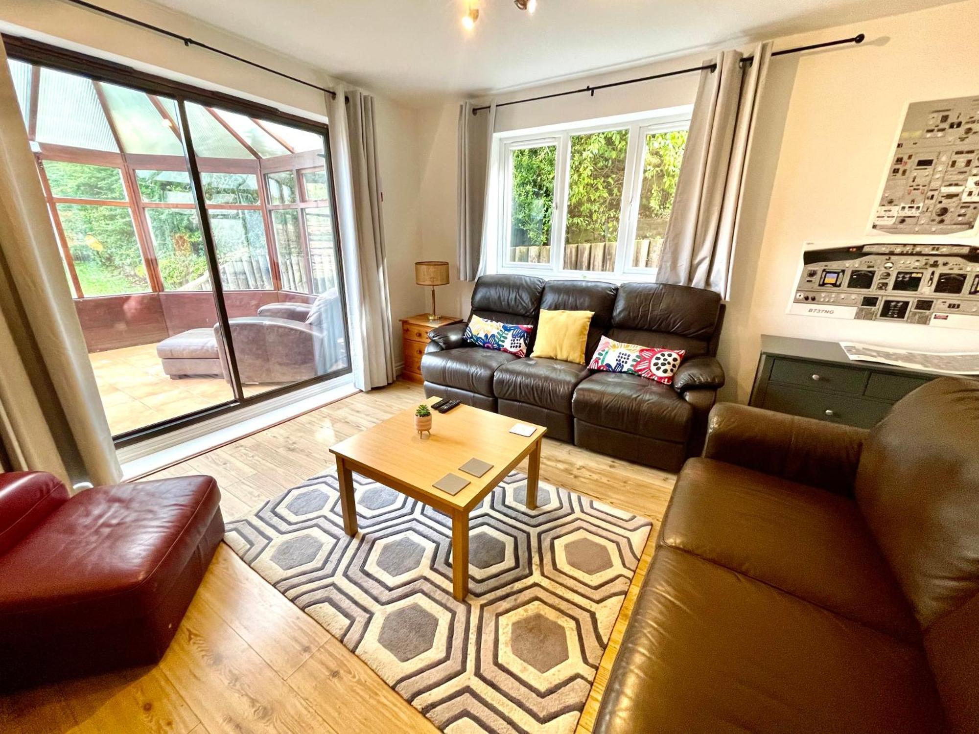 Large 5 Bed Detached House Near Stansted Airport With Parking For 2 Vehicles! Stansted Stays Stansted Mountfitchet Exteriér fotografie