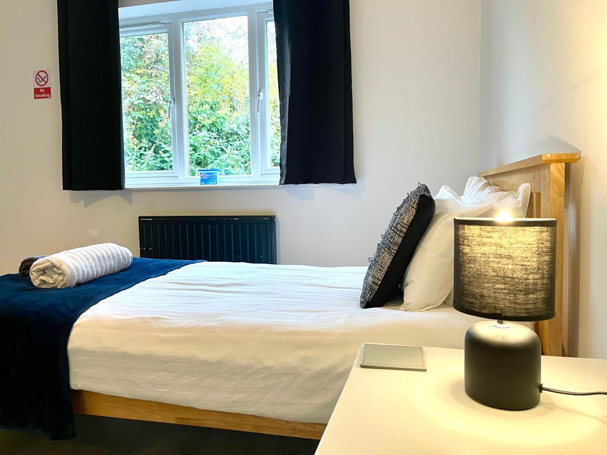 Large 5 Bed Detached House Near Stansted Airport With Parking For 2 Vehicles! Stansted Stays Stansted Mountfitchet Exteriér fotografie